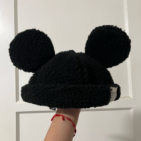 Tokyo Disney Resort Sherpa Mickey Hat - Picture 4 of 7